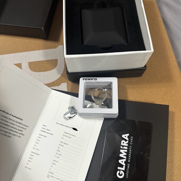 14K White Gold Engagement Ring - Picture 4 of 4